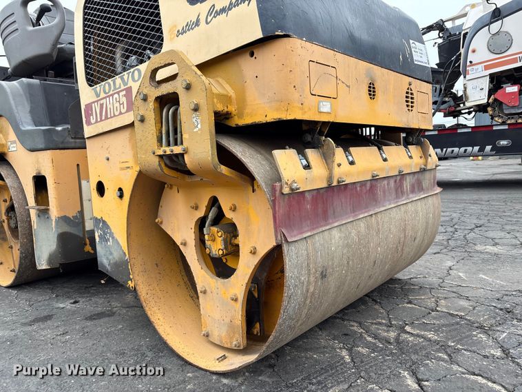 image for item EC8177 2013 Volvo DD31HF double drum vibratory roller