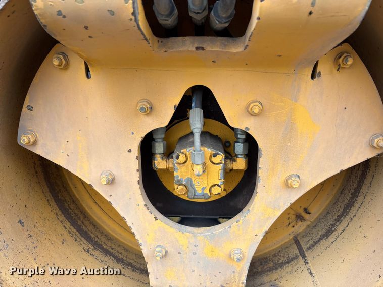 image for item EC8177 2013 Volvo DD31HF double drum vibratory roller