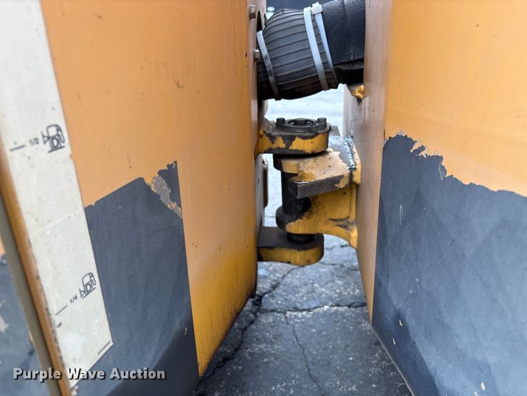 image for item EC8177 2013 Volvo DD31HF double drum vibratory roller