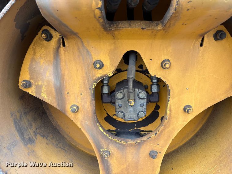 image for item EC8177 2013 Volvo DD31HF double drum vibratory roller