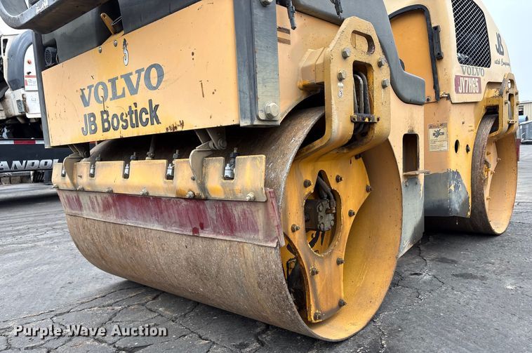 image for item EC8177 2013 Volvo DD31HF double drum vibratory roller