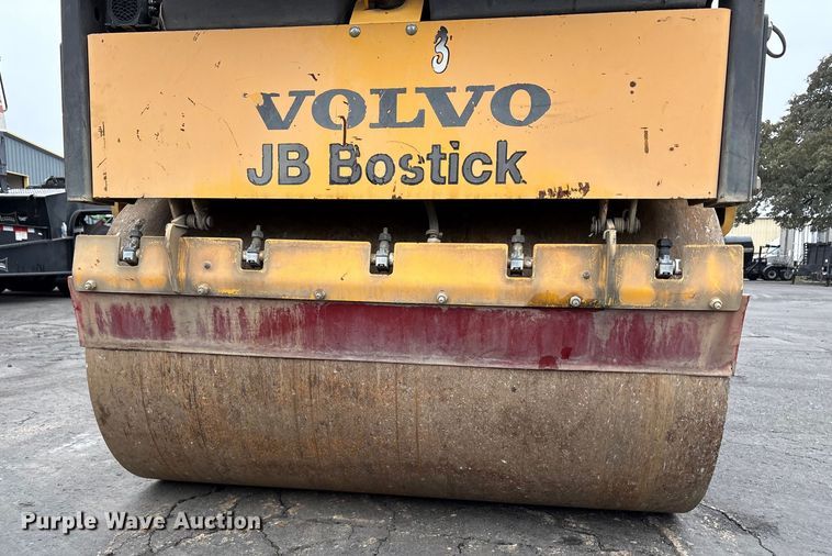 image for item EC8177 2013 Volvo DD31HF double drum vibratory roller