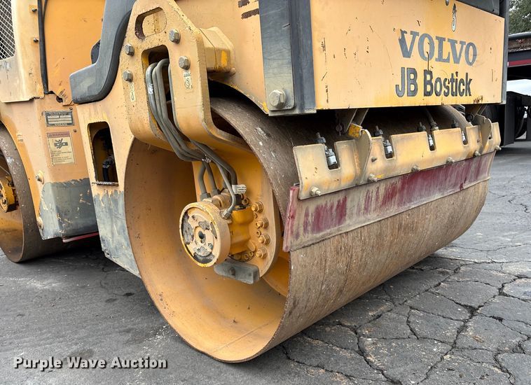 image for item EC8177 2013 Volvo DD31HF double drum vibratory roller