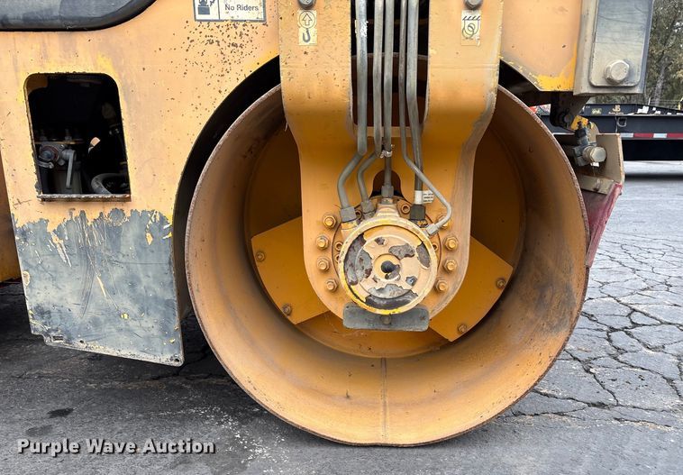 image for item EC8177 2013 Volvo DD31HF double drum vibratory roller