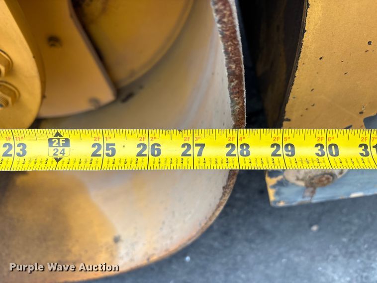 image for item EC8177 2013 Volvo DD31HF double drum vibratory roller