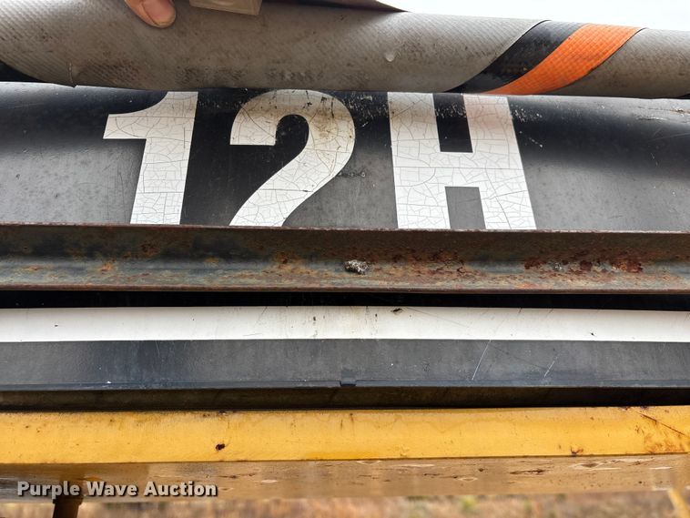 image for item ED2408 2005 Caterpillar 12H motor grader