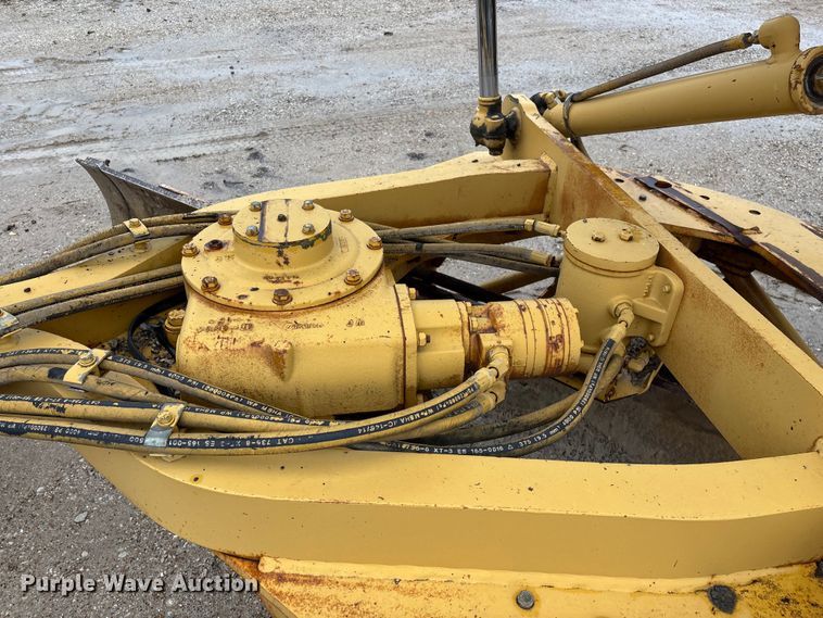 image for item ED2408 2005 Caterpillar 12H motor grader