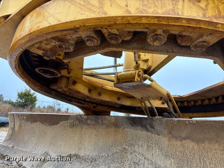 image for item ED2408 2005 Caterpillar 12H motor grader