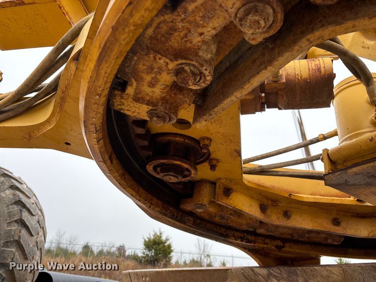 image for item ED2408 2005 Caterpillar 12H motor grader