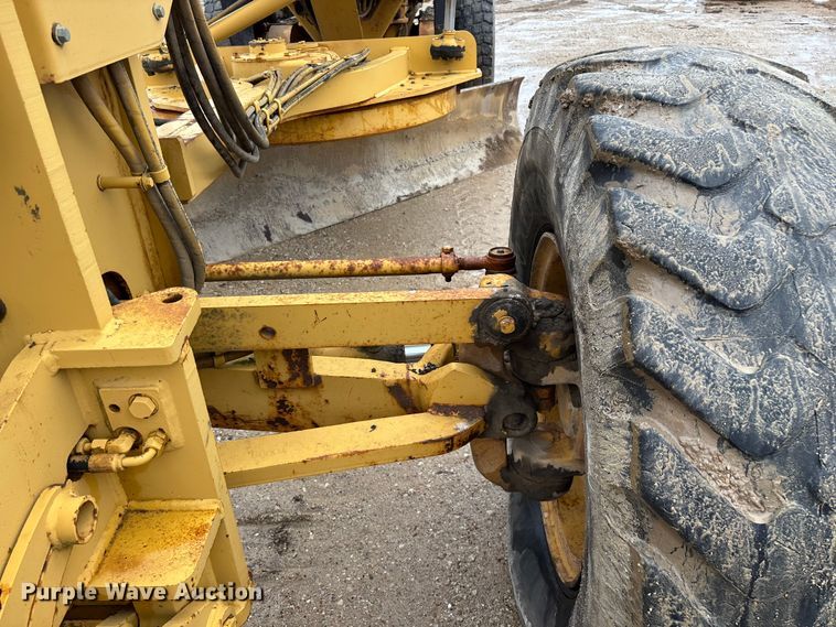 image for item ED2408 2005 Caterpillar 12H motor grader
