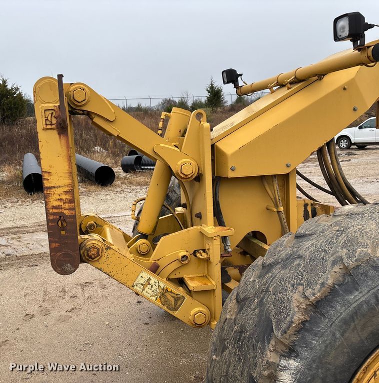 image for item ED2408 2005 Caterpillar 12H motor grader