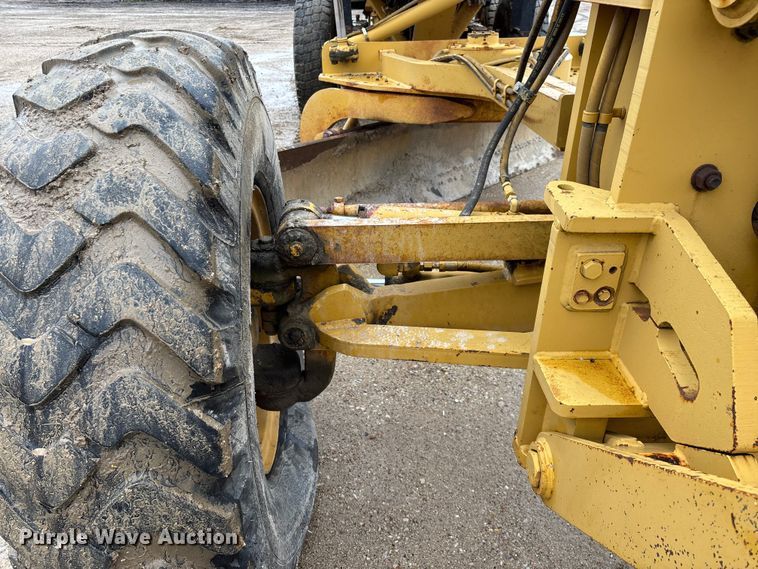image for item ED2408 2005 Caterpillar 12H motor grader