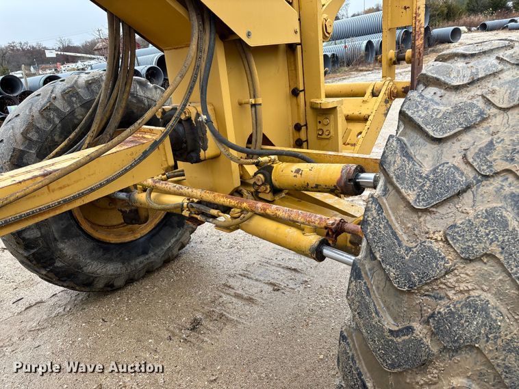 image for item ED2408 2005 Caterpillar 12H motor grader