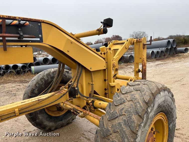 image for item ED2408 2005 Caterpillar 12H motor grader