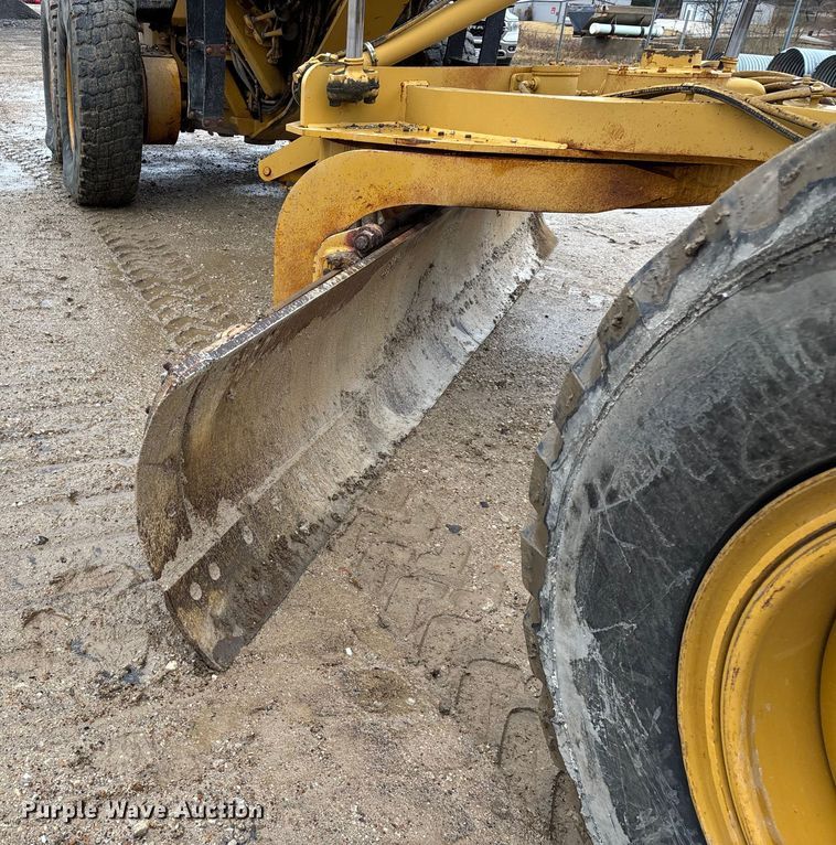image for item ED2408 2005 Caterpillar 12H motor grader