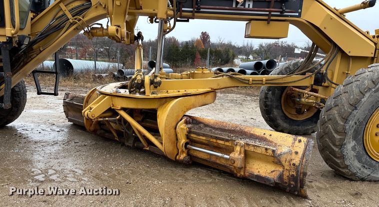 image for item ED2408 2005 Caterpillar 12H motor grader