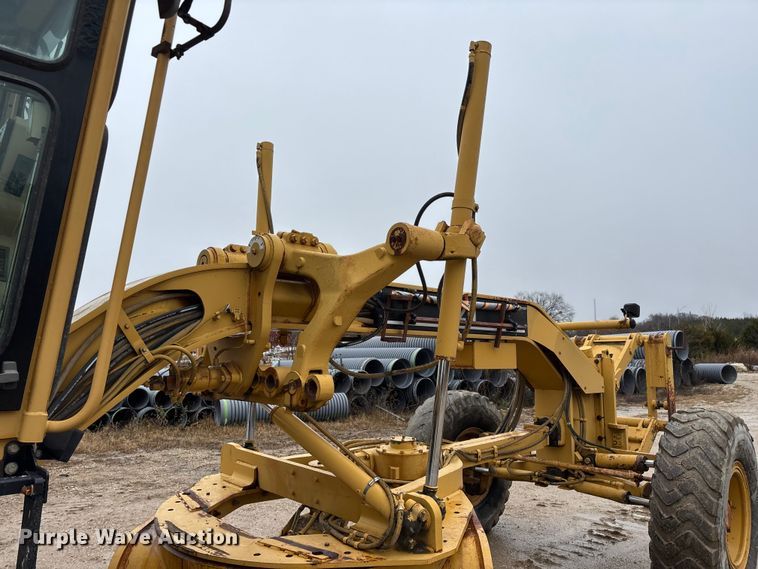image for item ED2408 2005 Caterpillar 12H motor grader
