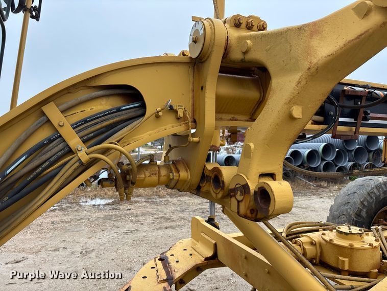 image for item ED2408 2005 Caterpillar 12H motor grader