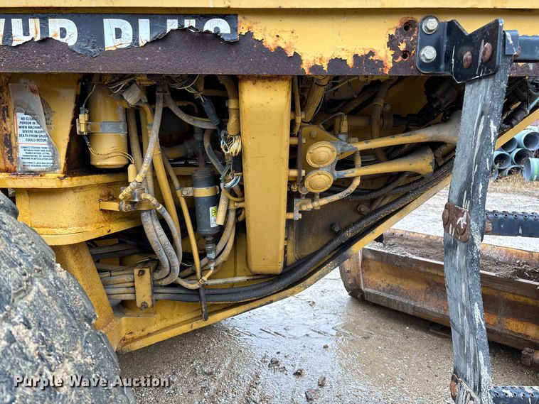 image for item ED2408 2005 Caterpillar 12H motor grader
