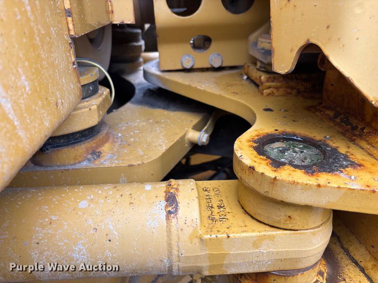 image for item ED2408 2005 Caterpillar 12H motor grader