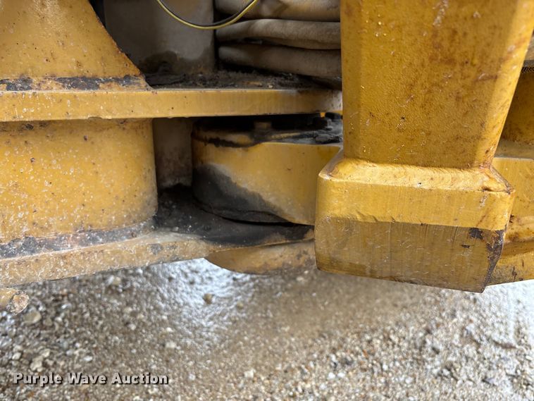 image for item ED2408 2005 Caterpillar 12H motor grader