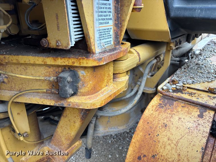image for item ED2408 2005 Caterpillar 12H motor grader