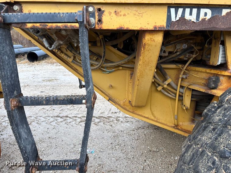 image for item ED2408 2005 Caterpillar 12H motor grader