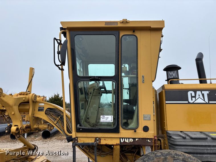 image for item ED2408 2005 Caterpillar 12H motor grader