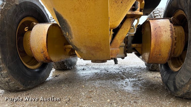 image for item ED2408 2005 Caterpillar 12H motor grader