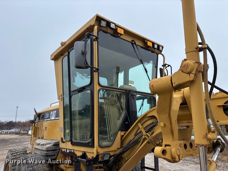 image for item ED2408 2005 Caterpillar 12H motor grader