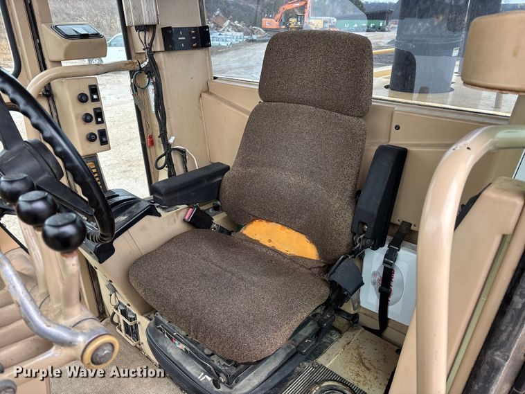 image for item ED2408 2005 Caterpillar 12H motor grader