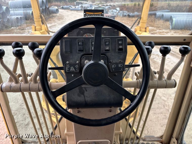 image for item ED2408 2005 Caterpillar 12H motor grader