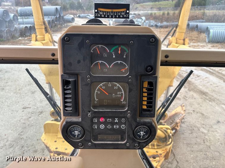 image for item ED2408 2005 Caterpillar 12H motor grader