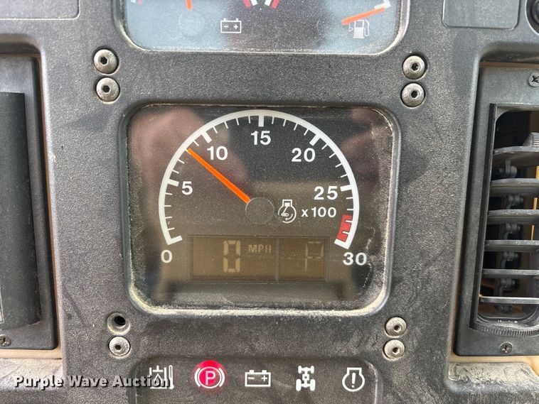 image for item ED2408 2005 Caterpillar 12H motor grader