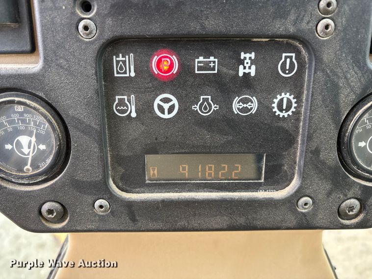 image for item ED2408 2005 Caterpillar 12H motor grader