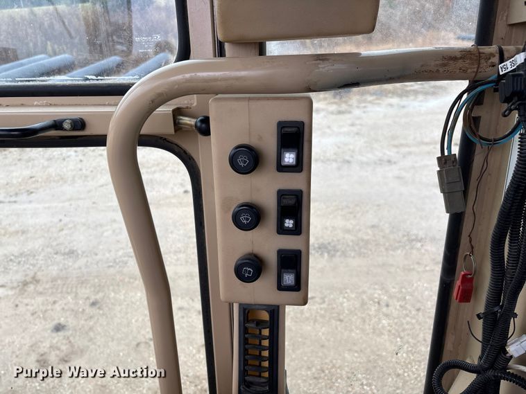 image for item ED2408 2005 Caterpillar 12H motor grader