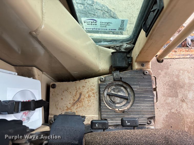 image for item ED2408 2005 Caterpillar 12H motor grader