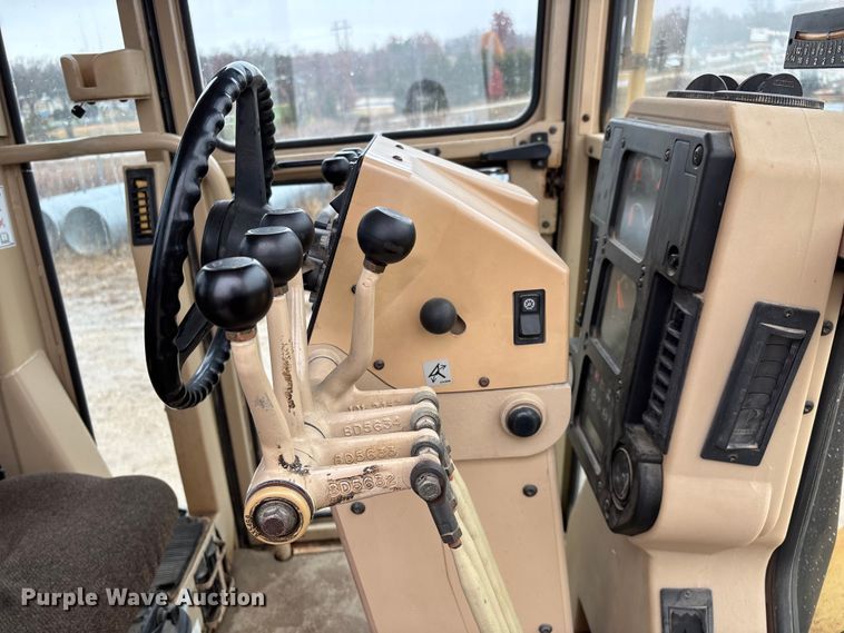 image for item ED2408 2005 Caterpillar 12H motor grader