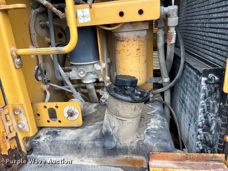 image for item ED2408 2005 Caterpillar 12H motor grader