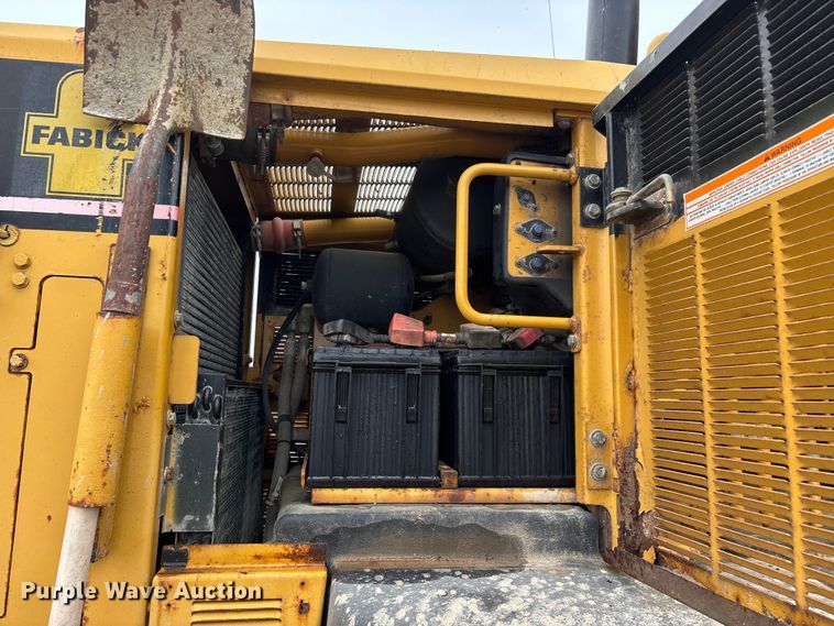 image for item ED2408 2005 Caterpillar 12H motor grader