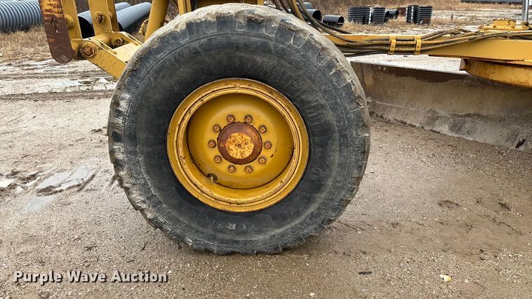 image for item ED2408 2005 Caterpillar 12H motor grader