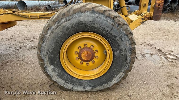 image for item ED2408 2005 Caterpillar 12H motor grader