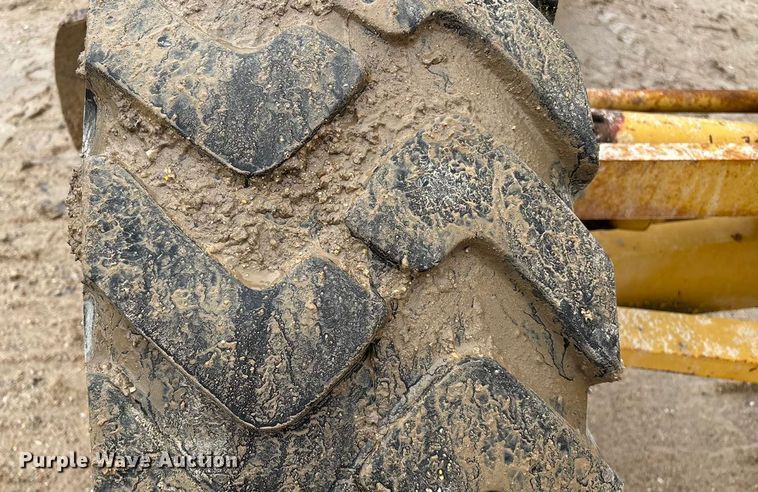 image for item ED2408 2005 Caterpillar 12H motor grader