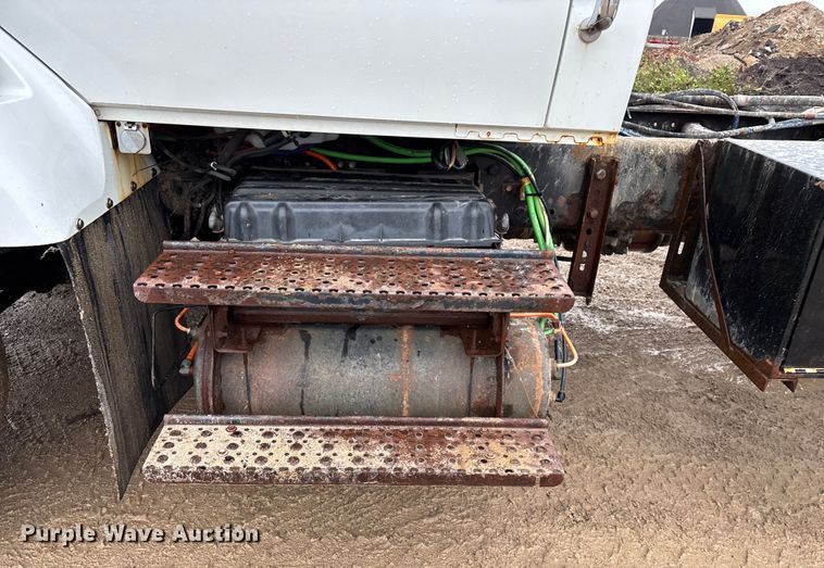 image for item ED2409 2009 International WorkStar 7500 truck cab and chassis