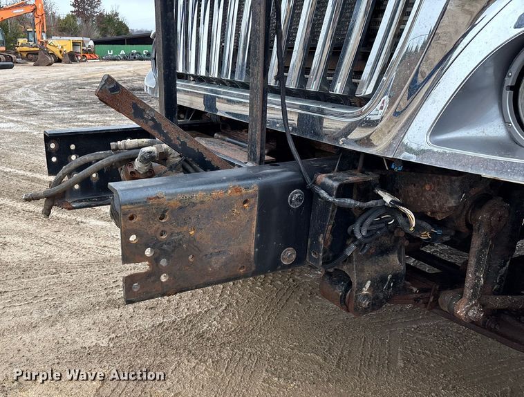 image for item ED2409 2009 International WorkStar 7500 truck cab and chassis