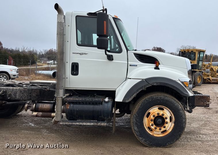 image for item ED2409 2009 International WorkStar 7500 truck cab and chassis