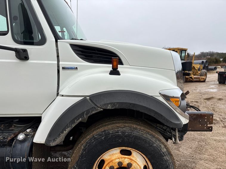 image for item ED2409 2009 International WorkStar 7500 truck cab and chassis