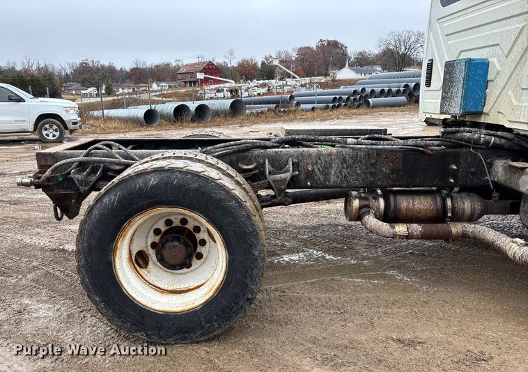 image for item ED2409 2009 International WorkStar 7500 truck cab and chassis