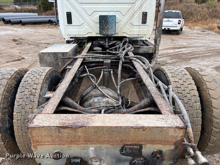 image for item ED2409 2009 International WorkStar 7500 truck cab and chassis