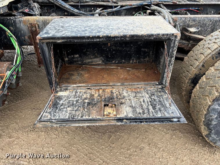 image for item ED2409 2009 International WorkStar 7500 truck cab and chassis